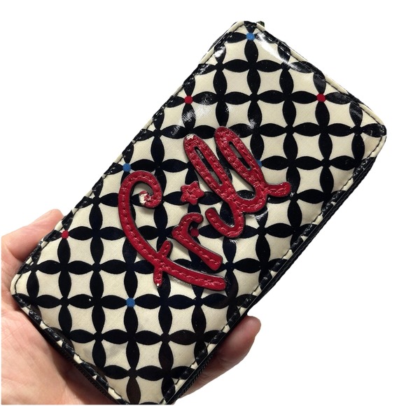 Vera Bradley Handbags - Vera Bradley Frill Zip Around Vinyl 4‎ Color Pens & Dividers Pen Holder Wallet